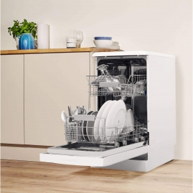 Indesit DSFC3M19UK Dishwasher - White - 1